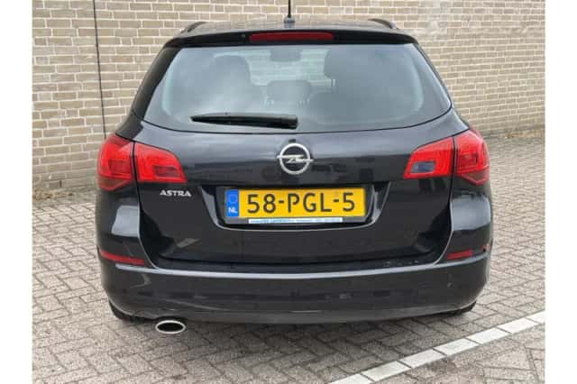 Opel Astra (2011) thumbnail 6