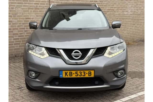 Nissan X-Trail (2016) thumbnail 5