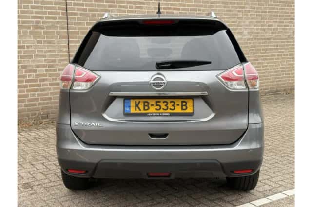 Nissan X-Trail (2016) thumbnail 6