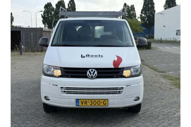Volkswagen Transporter (2015) thumbnail 5