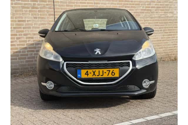 Peugeot 208 (2013) thumbnail 5