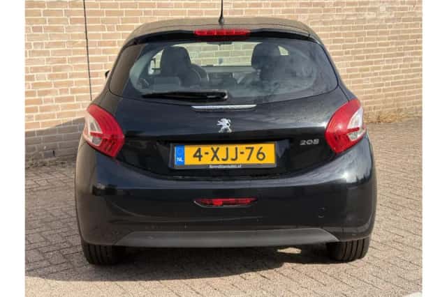 Peugeot 208 (2013) thumbnail 6