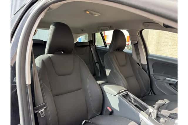 Volvo V60 (2014) thumbnail 4