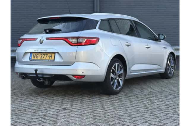 Renault Mégane (2017) thumbnail 2