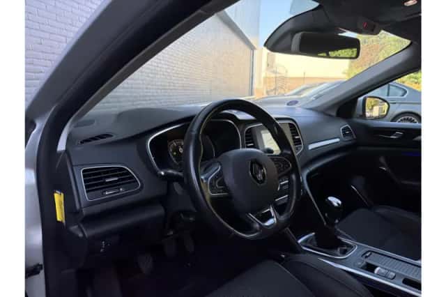 Renault Mégane (2017) thumbnail 3