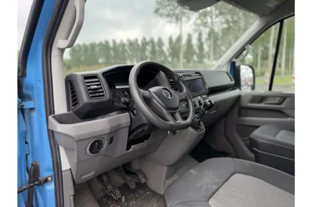 Volkswagen Crafter (2021) thumbnail 3