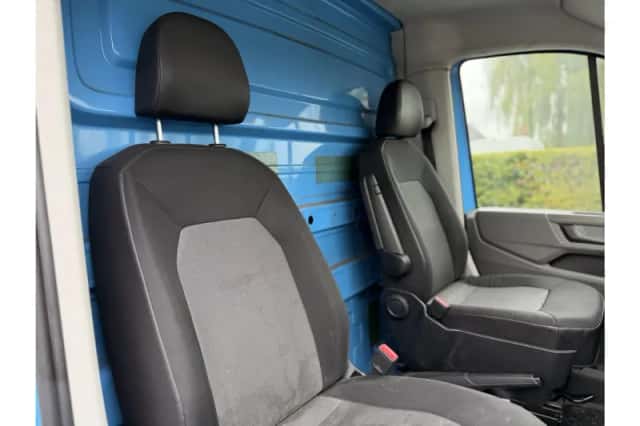Volkswagen Crafter (2021) thumbnail 4