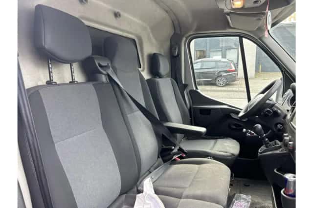 Renault Master (2019) thumbnail 3