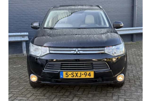 Mitsubishi Outlander (2013) thumbnail 5