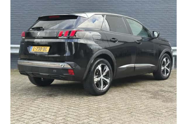 Peugeot 3008 (2019) thumbnail 2