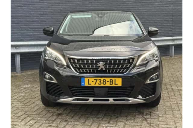 Peugeot 3008 (2019) thumbnail 5