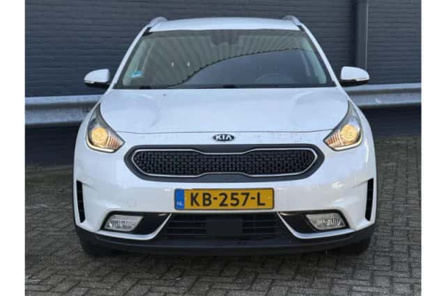 Kia Niro (2016) thumbnail 5