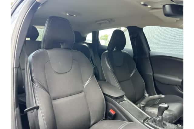 Volvo V40 (2017) thumbnail 3