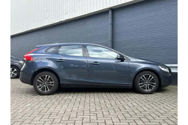 Volvo V40 (2017) thumbnail 6