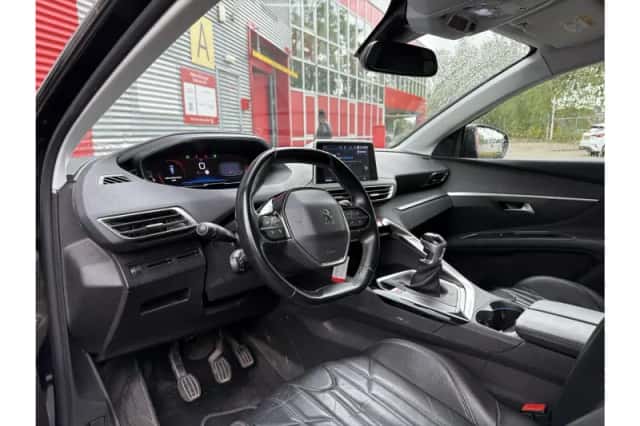 Peugeot 5008 (2019) thumbnail 3