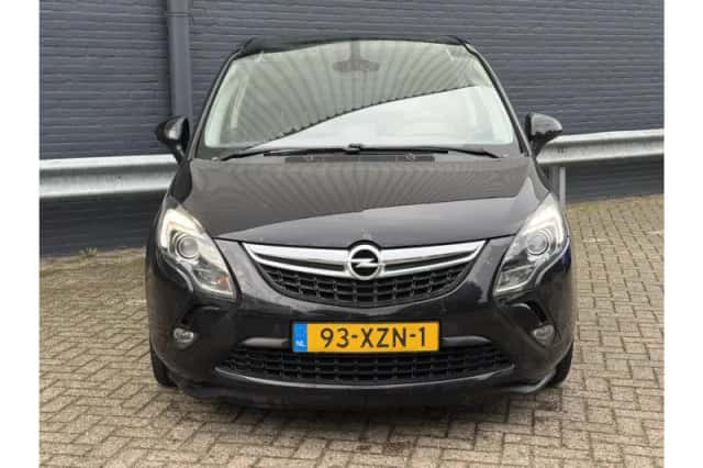 Opel Zafira (2012) thumbnail 5