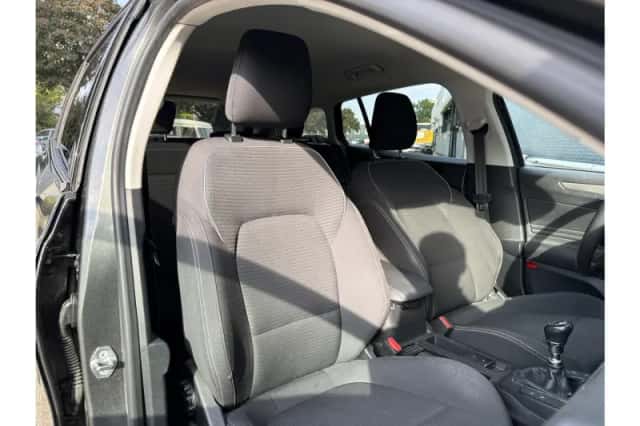 Ford Focus (2019) thumbnail 4