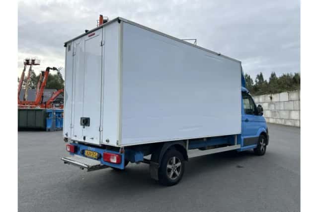 Volkswagen Crafter (2021) thumbnail 2