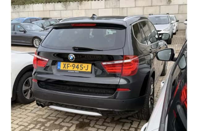 BMW X3 (2010) thumbnail 2