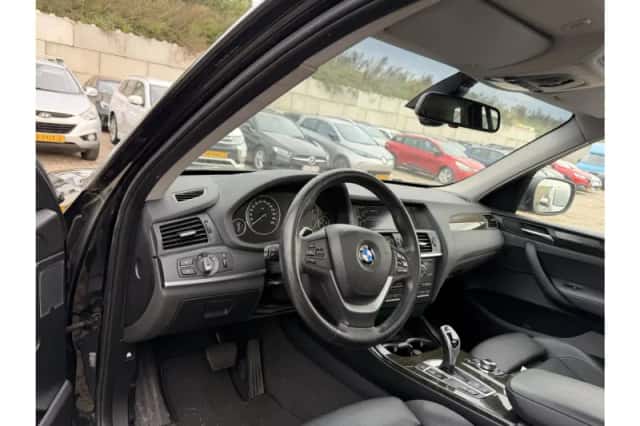 BMW X3 (2010) thumbnail 3