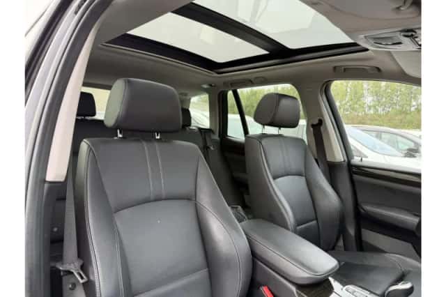 BMW X3 (2010) thumbnail 4