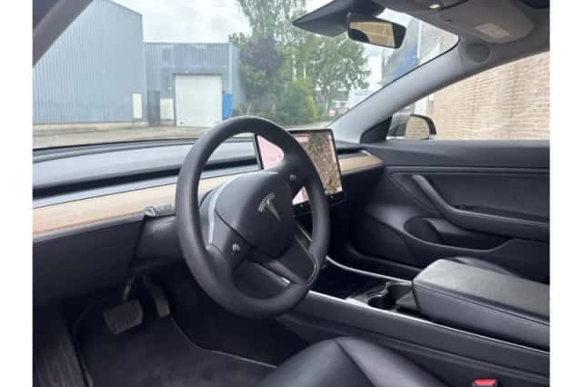 Tesla Model 3 (2019) thumbnail 3