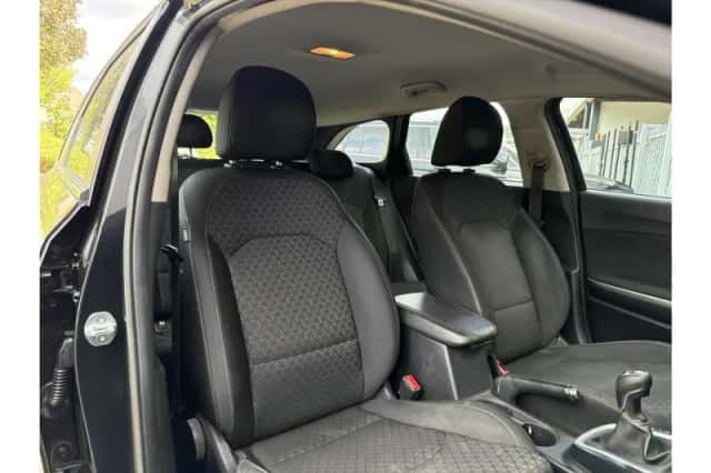 Kia Ceed (2020) thumbnail 4
