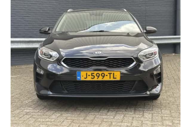 Kia Ceed (2020) thumbnail 5