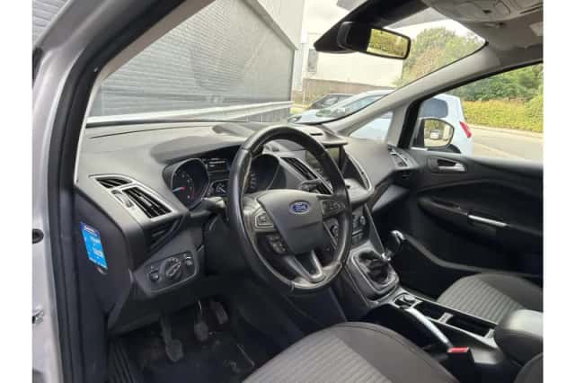 Ford C-Max (2016) thumbnail 3