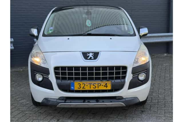 Peugeot 3008 (2012) thumbnail 5