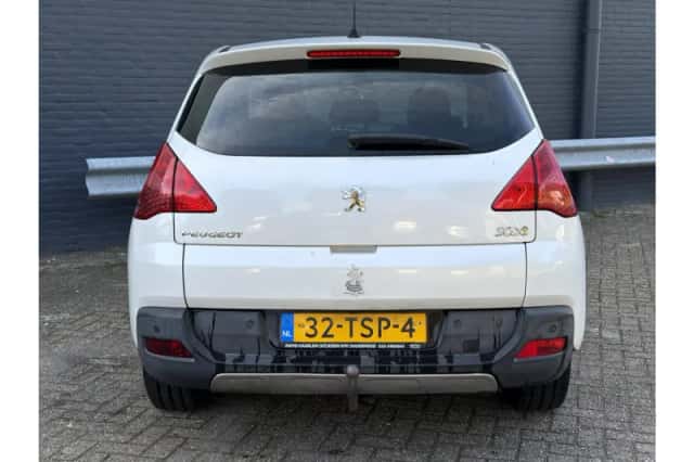 Peugeot 3008 (2012) thumbnail 6