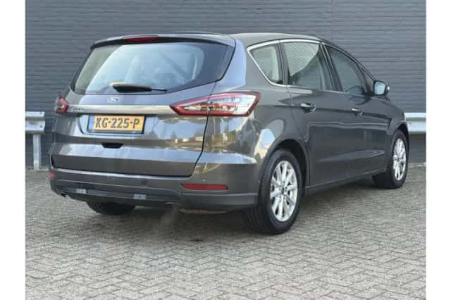 Ford S-Max (2016) thumbnail 2