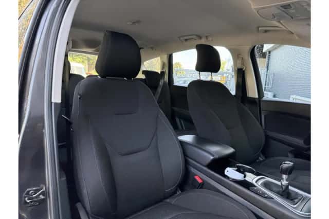 Ford S-Max (2016) thumbnail 4
