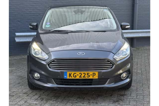 Ford S-Max (2016) thumbnail 5