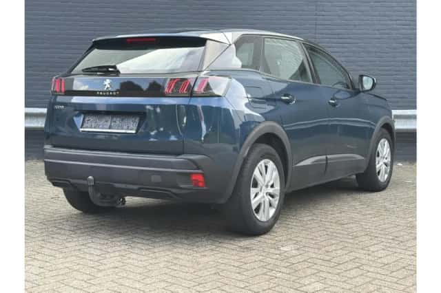 Peugeot 3008 (2022) thumbnail 2