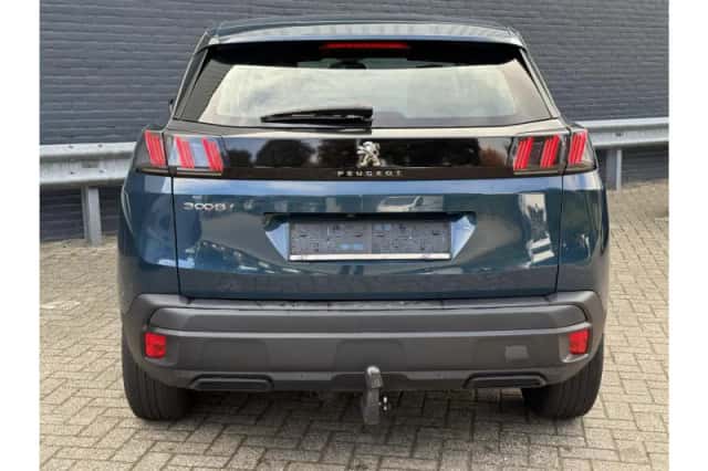 Peugeot 3008 (2022) thumbnail 6