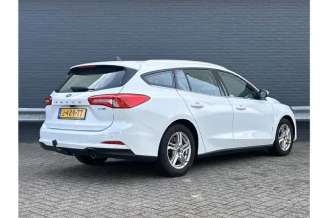 Ford Focus (2020) thumbnail 2