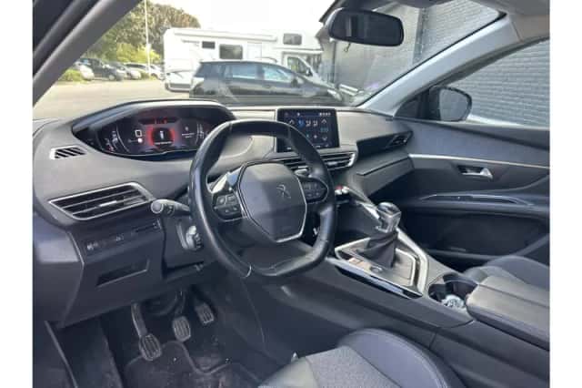 Peugeot 5008 (2019) thumbnail 3