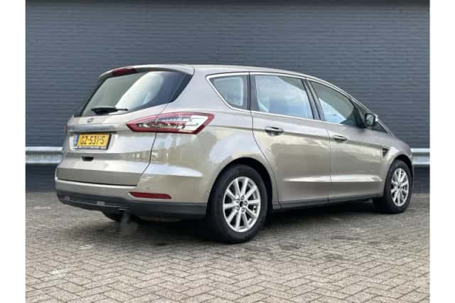 Ford S-Max (2015) thumbnail 2