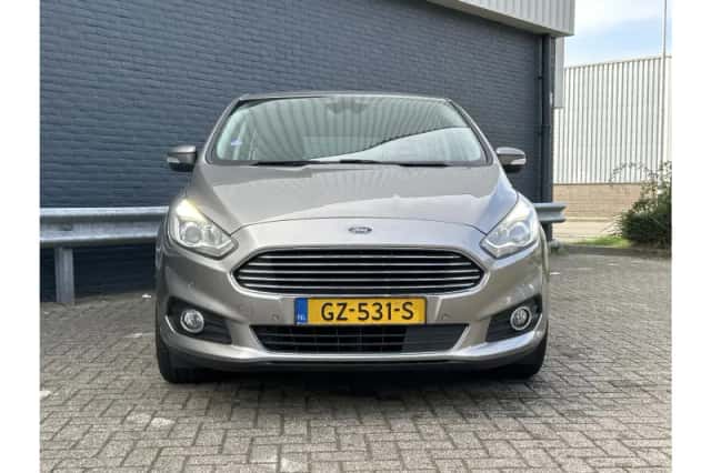 Ford S-Max (2015) thumbnail 5