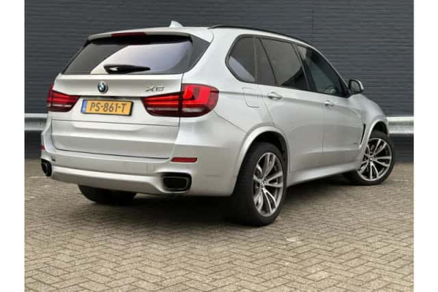 BMW X5 (2014) thumbnail 2