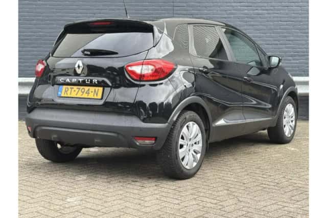 Renault Captur (2014) thumbnail 2