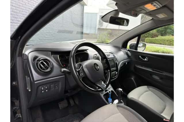 Renault Captur (2014) thumbnail 3