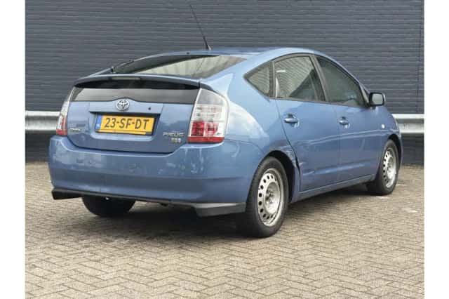 Toyota Prius (2006) thumbnail 2