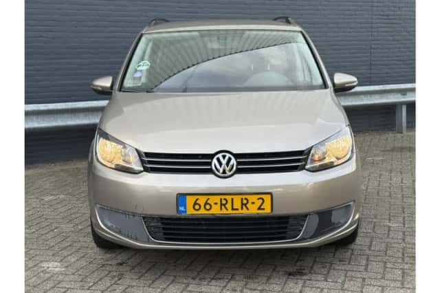Volkswagen Touran (2011) thumbnail 5
