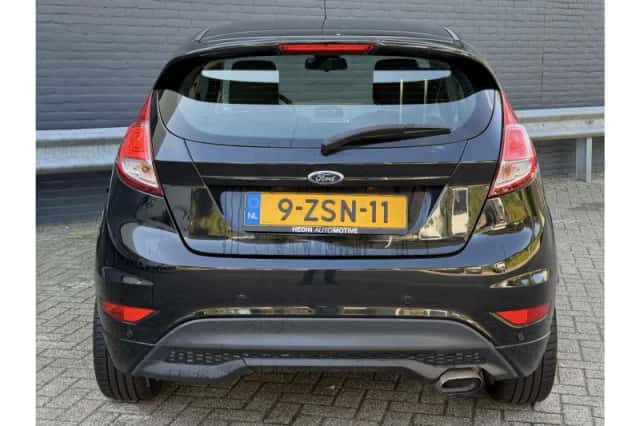 Ford Fiesta (2013) thumbnail 6