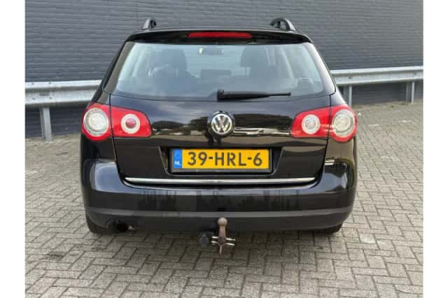 Volkswagen Passat (2009) thumbnail 6