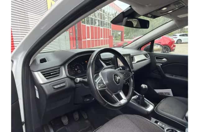 Renault Captur (2020) thumbnail 3