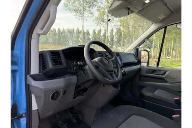 Volkswagen Crafter (2020) thumbnail 3