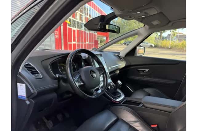 Renault Grand Scénic (2017) thumbnail 3